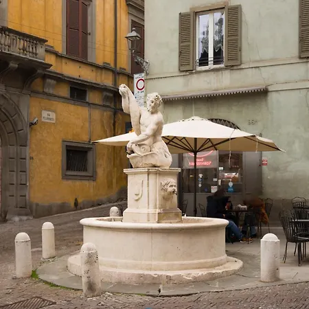 Apartment Art - Fontana Del Delfino *